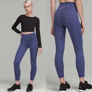 Lululemon Wunder Train High-Rise Tight 25"
Thread Dye Night Sea Black!